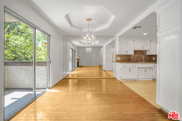 5534 Sylmar Avenue, Sherman Oaks CA: https://media.crmls.org/mediaz/c6ec82cb-10d4-4b74-b994-c36a41d56ac9.jpg