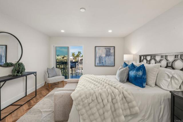 Detail Gallery Image 39 of 52 For 90 Montego Ct, Coronado,  CA 92118 - 2 Beds | 2/1 Baths