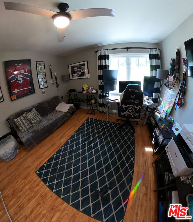 12818 Neon Way, Granada Hills CA: https://media.crmls.org/mediaz/c6ed7690-e4a5-4a22-af77-3cc516eb0d80.jpg