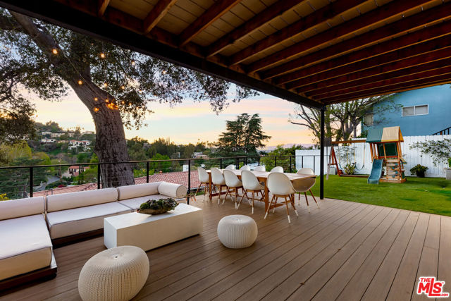 13513 Cheltenham Drive, Sherman Oaks CA: https://media.crmls.org/mediaz/c6ee6ae3-8ce9-4752-8f2f-de53ef3637af.jpg