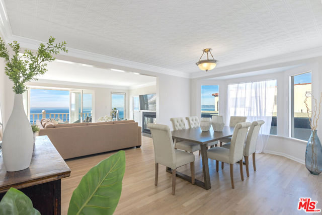 2407 Bayview Drive, Manhattan Beach CA: https://media.crmls.org/mediaz/c6f035b6-1ba7-497f-9099-b499b17a752a.jpg