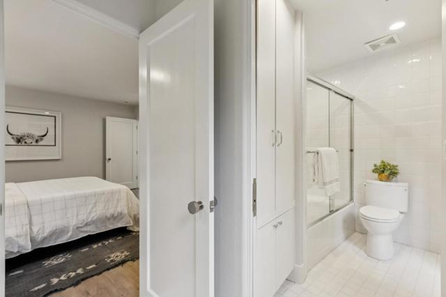 24292 Elise Court, Los Altos Hills CA: https://media.crmls.org/mediaz/c6f10ca6-302a-49c7-8b92-648861ca0596.jpg