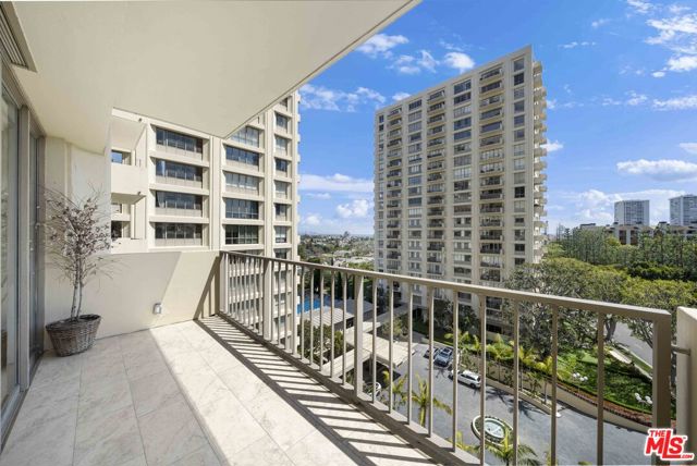 2160 Century Park East, Los Angeles CA: https://media.crmls.org/mediaz/c6f13917-b8d8-460e-9047-6504344daa00.jpg