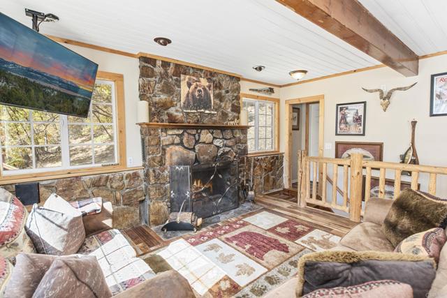 Detail Gallery Image 5 of 33 For 43400 Sheephorn Rd, Big Bear Lake,  CA 92315 - 3 Beds | 2 Baths