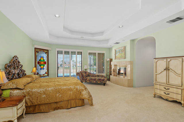 346 Crest Lake Drive, Palm Desert CA: https://media.crmls.org/mediaz/c6f1cbb7-3c90-4956-bc38-66fd16046bb4.jpg