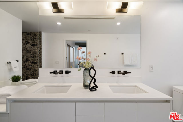 6871 Fountain Avenue, Los Angeles CA: https://media.crmls.org/mediaz/c6f25d50-51bd-4aea-bcce-9ff2ca77288f.jpg