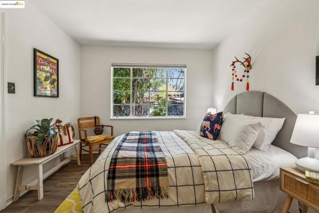 22574 6Th St, Hayward CA: https://media.crmls.org/mediaz/c6f2d76a-68b5-4577-bc2c-362ff0bdaa36.jpg