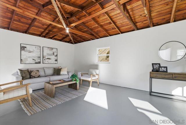 2039 Winnett St, San Diego CA: https://media.crmls.org/mediaz/c6f2d7b8-9244-4719-bc73-f41dcb7a39c6.jpg