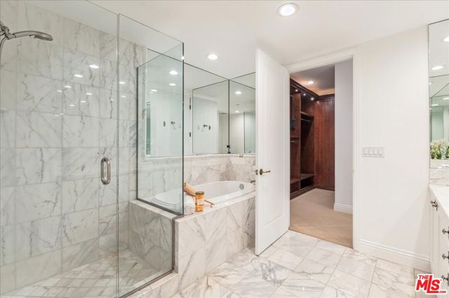 261 S Reeves Drive, Beverly Hills CA: https://media.crmls.org/mediaz/c6f2d979-bce5-4b37-b62c-2f0c7705aa64.jpg