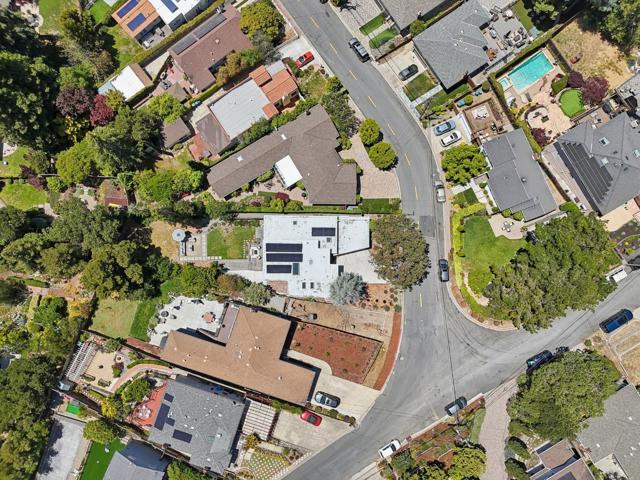 607 Dartmouth Avenue, San Carlos CA: https://media.crmls.org/mediaz/c6f35037-8b63-4c07-971b-4f44e6b2c8ee.jpg