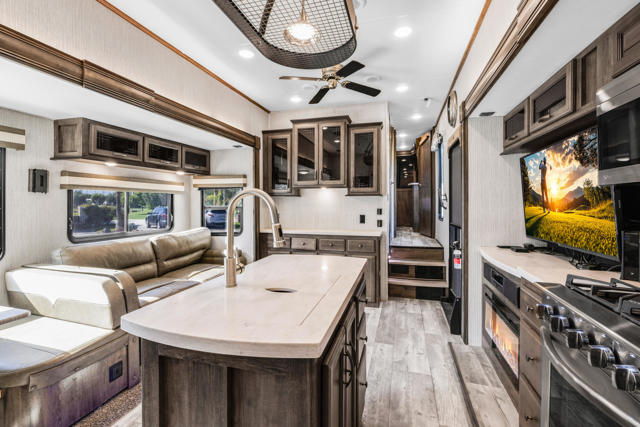69411 R Ramon Rd #98, Cathedral City CA: https://media.crmls.org/mediaz/c6f37511-1031-4eca-aff2-d23e5b6b8cfb.jpg