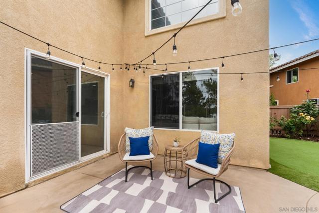 1625 Magnolia Circle, Vista CA: https://media.crmls.org/mediaz/c6f3eda7-1b1f-4fda-a52a-94c21d78950c.jpg