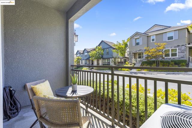 7129 Calistoga Ln, Dublin CA: https://media.crmls.org/mediaz/c6f435d3-ca94-4341-a86f-d1d4c959c8bc.jpg