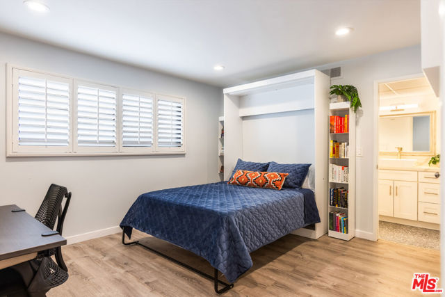11828 Goshen Avenue, Los Angeles CA: https://media.crmls.org/mediaz/c6f48139-8782-4602-ae37-39c06de3de5a.jpg