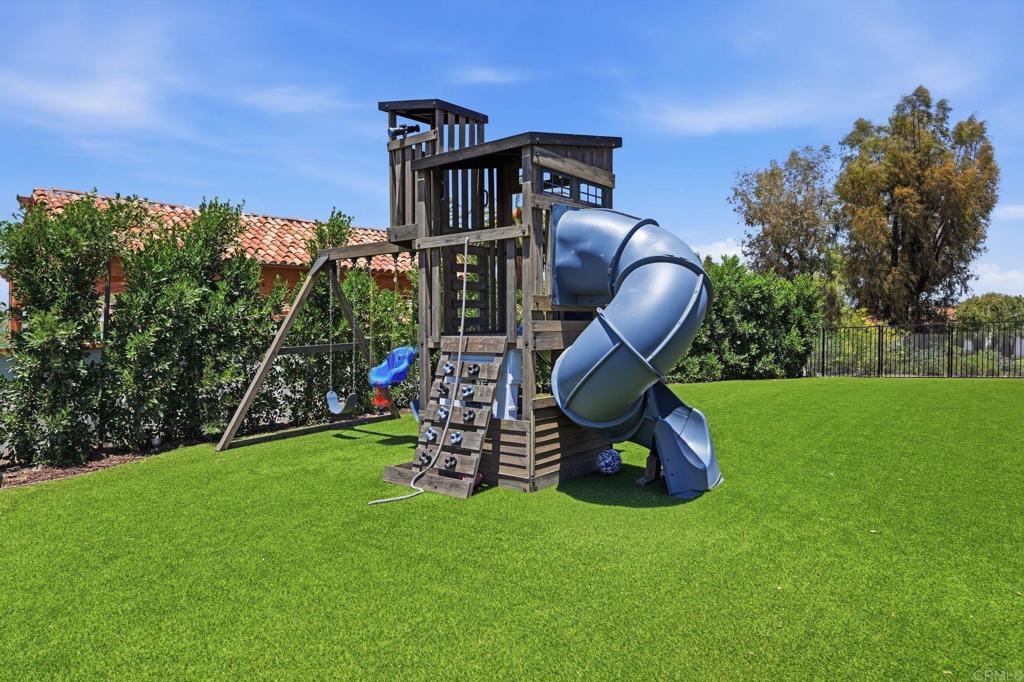 https://media.crmls.org/mediaz/c6f4f15d-1800-474d-808f-93bdf4eb197a.jpg?preset=X-Large