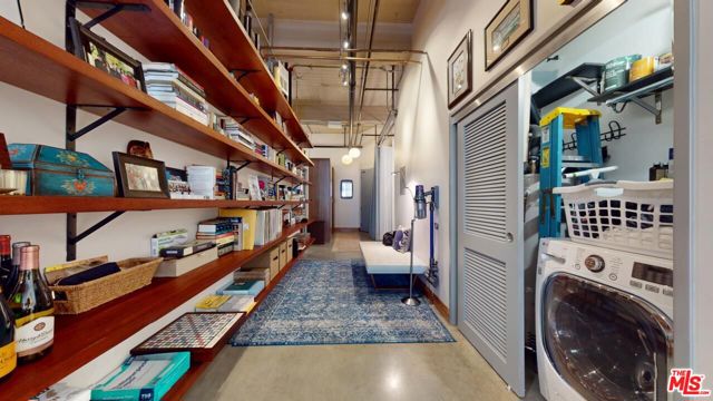 1130 S Flower Street, Los Angeles CA: https://media.crmls.org/mediaz/c6f5076f-eb87-4fdc-8722-512450cdd1a7.jpg