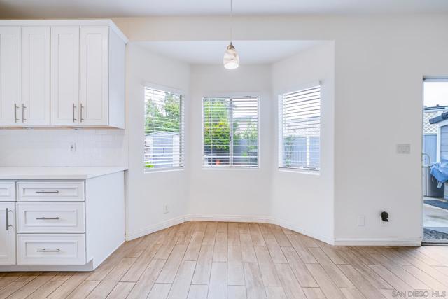 119 Smilax Rd, Vista CA: https://media.crmls.org/mediaz/c6f56bb6-a537-4abb-8405-d08aef3a7f49.jpg