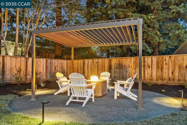 721 Sinnet Ct, Danville CA: https://media.crmls.org/mediaz/c6f5a5a2-5ed8-4927-905b-c8f30336c7b9.jpg