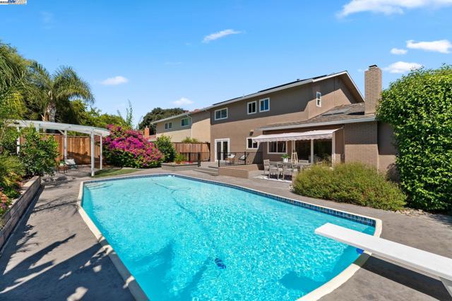 2531 Willowren Way, Pleasanton CA: https://media.crmls.org/mediaz/c6f5bca1-95d7-4d93-a177-9b767e8b41e8.jpg