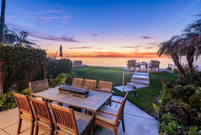 538 4th St, Encinitas CA: https://media.crmls.org/mediaz/c6f623ef-5fcf-4cd0-9974-d83a40adb8e7.jpg