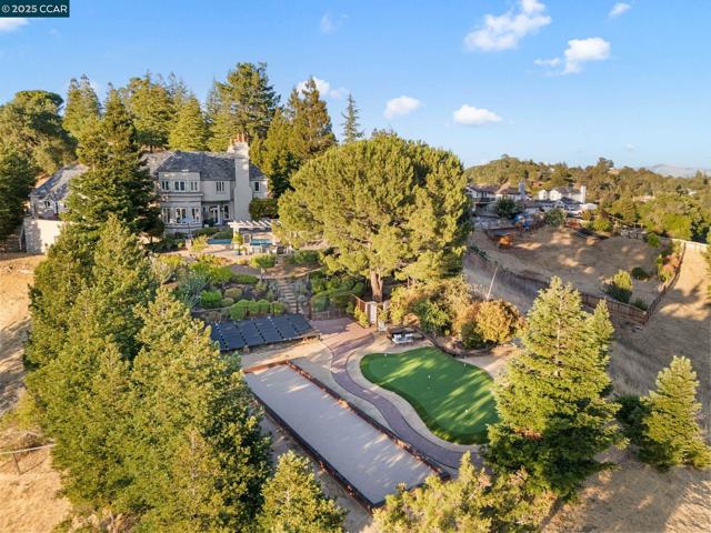 4860 Venner Rd, Martinez CA: https://media.crmls.org/mediaz/c6f6b9be-0262-4649-a994-060fd1ada94b.jpg