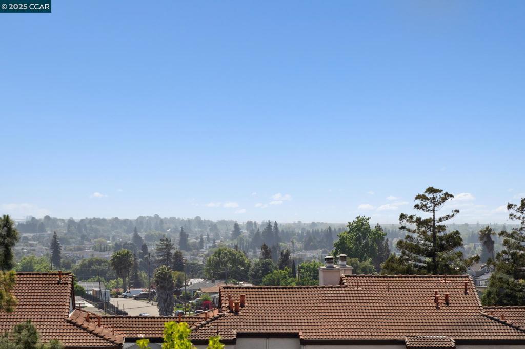 https://media.crmls.org/mediaz/c6f6f8ee-35b5-4dcd-9122-5a5eccdc8493.jpg?preset=X-Large