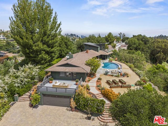 4650 Canoga Avenue, Woodland Hills CA: https://media.crmls.org/mediaz/c6f73968-fddf-4dbc-a061-fd81a0d638f2.jpg