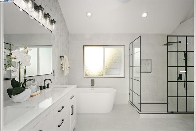 3198 Vintage Crest Dr, San Jose CA: https://media.crmls.org/mediaz/c6f7ad3c-5802-4bc9-92a9-10b0f4fe039f.jpg