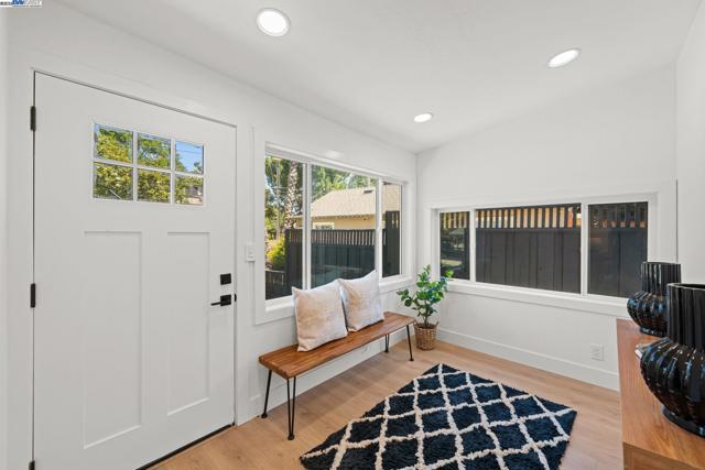 1038 Division St, Pleasanton CA: https://media.crmls.org/mediaz/c6f7c9ac-5afc-40de-b52e-5ba24c0e5524.jpg