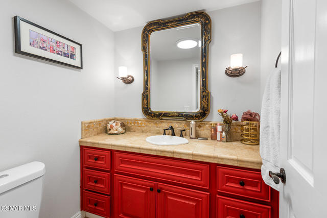 4498 Rayburn Street, Westlake Village CA: https://media.crmls.org/mediaz/c6f82e3d-a559-4d30-b948-7d5a2bfb7df7.jpg