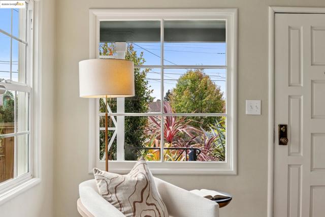 1511 Rose St, Berkeley CA: https://media.crmls.org/mediaz/c6f842fa-b122-40f2-ba29-8ac63823fdc0.jpg