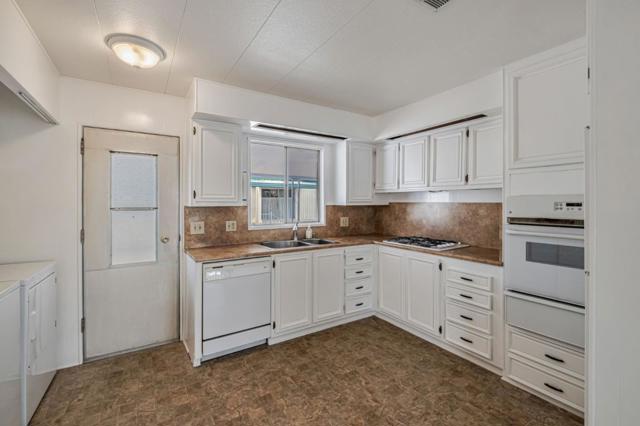 4425 Clares Street, Capitola CA: https://media.crmls.org/mediaz/c6f88946-20d5-4c99-aab1-42798bbf7d9f.jpg