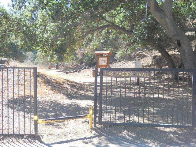 QT hiking gate