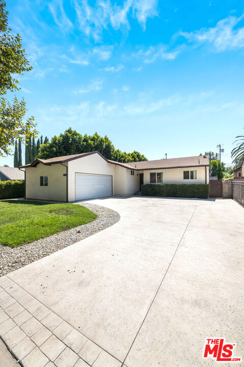 13428 Friar Street photo 2