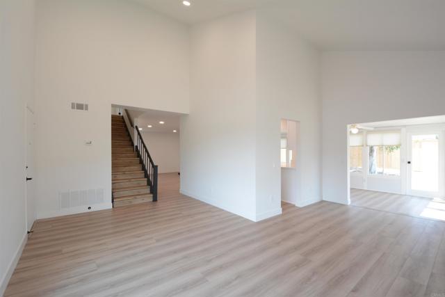 Detail Gallery Image 6 of 32 For 4612 Avery St, Oceanside,  CA 92057 - 4 Beds | 2/1 Baths