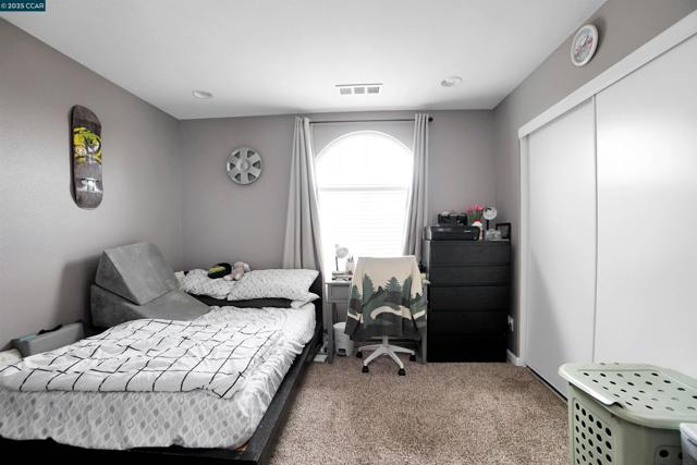 115 Montevino Ct, Oakley CA: https://media.crmls.org/mediaz/c6fa930a-75cf-4ca1-a22e-ae781c0287ed.jpg