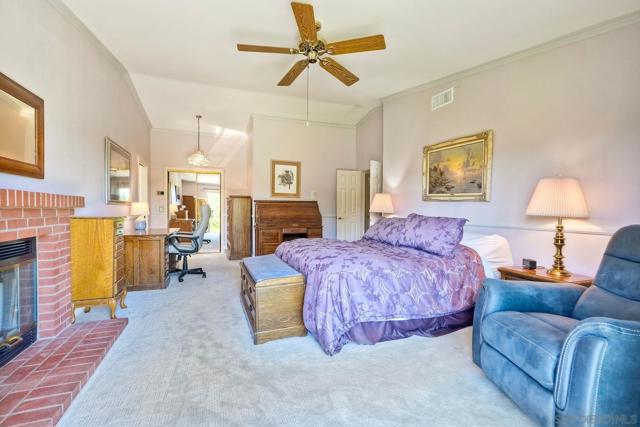 2183 Lundy Lake Dr, Escondido CA: https://media.crmls.org/mediaz/c6fabc44-3497-436c-973a-88df9357ec33.jpg