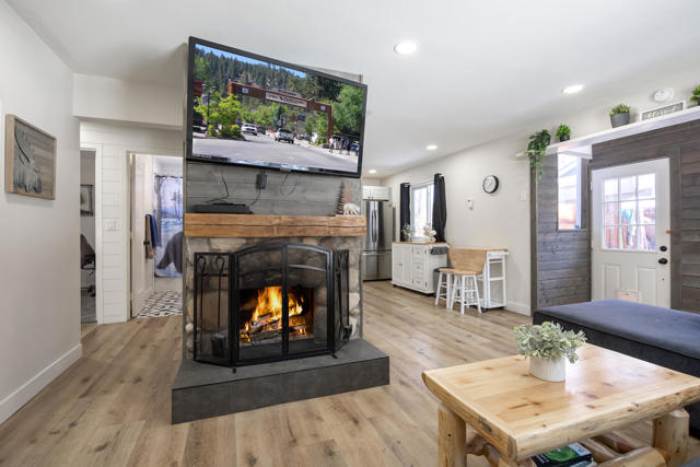 40110 Highland Road, Big Bear CA: https://media.crmls.org/mediaz/c6fb1db0-d4d3-415e-979a-c5d69fec9eed.jpg