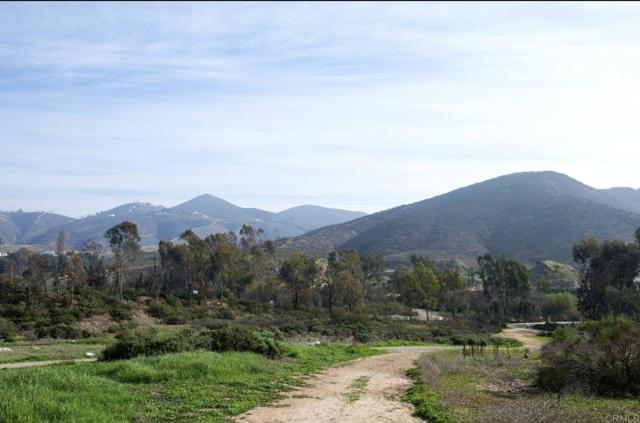 601 Carnation Court, San Marcos CA: https://media.crmls.org/mediaz/c6fc3f1e-3ae2-4a67-a3e1-de71f5cb0e3c.jpg