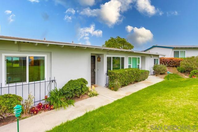 3890 Vista Campana S., Oceanside CA: https://media.crmls.org/mediaz/c6fc739d-b6e3-45de-8308-3e9efea93d5a.jpg
