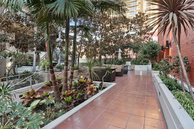 Detail Gallery Image 36 of 47 For 825 W Beech St #102,  San Diego,  CA 92101 - 2 Beds | 2/1 Baths