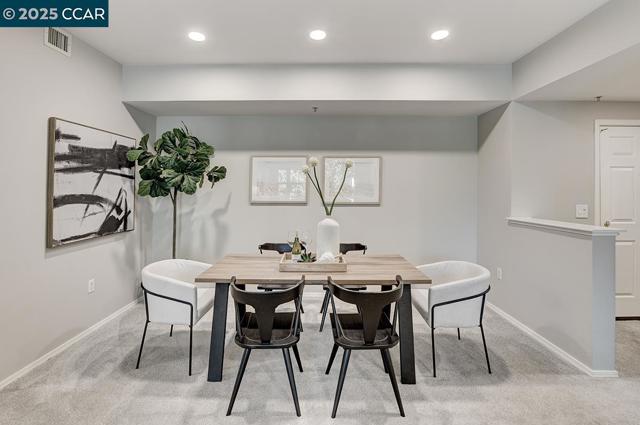 1840 Tice Creek Dr, Walnut Creek CA: https://media.crmls.org/mediaz/c6fd0bc0-6931-4070-884d-bb709e25a658.jpg
