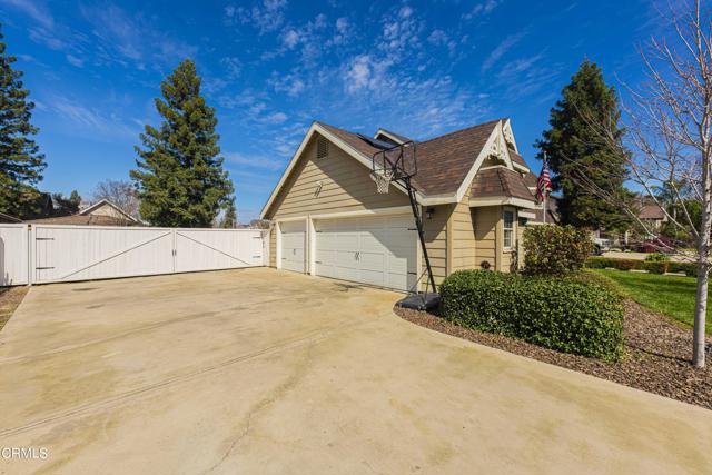 Detail Gallery Image 4 of 54 For 3732 W Woodside Ave, Visalia,  CA 93291 - 3 Beds | 2/1 Baths