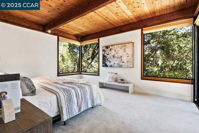 39 El Toyonal, Orinda CA: https://media.crmls.org/mediaz/c6fe3c0e-165b-4c5b-9c6b-7b20068a3cc0.jpg