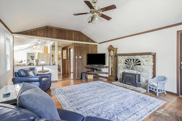 1045 Forest Way, Brookdale CA: https://media.crmls.org/mediaz/c6feb132-8101-435f-b01b-fcb327740f70.jpg