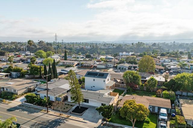 4626 4628 Derrick dr, San Diego CA: https://media.crmls.org/mediaz/c6ff31ed-0def-4c9c-a0a8-fbba12c765fc.jpg