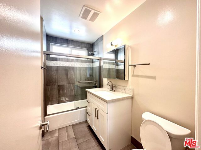 1051 S Sherbourne Drive, Los Angeles CA: https://media.crmls.org/mediaz/c6ff5af9-c94e-4437-881f-9b7a08ad8b7b.jpg