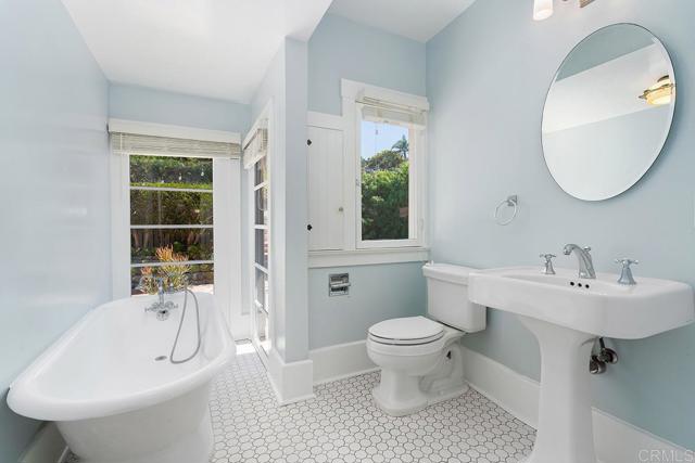 Detail Gallery Image 41 of 67 For 1654 Camino Del Mar Upper,  Del Mar,  CA 92014 - 3 Beds | 3 Baths