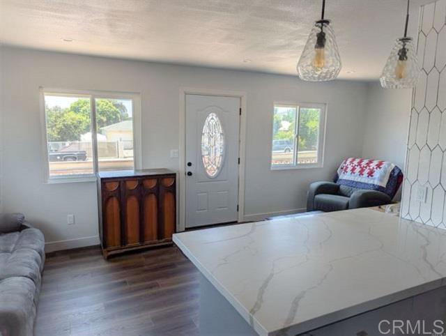 Detail Gallery Image 5 of 29 For 1571 Skyline Dr, Lemon Grove,  CA 91945 - 3 Beds | 2 Baths