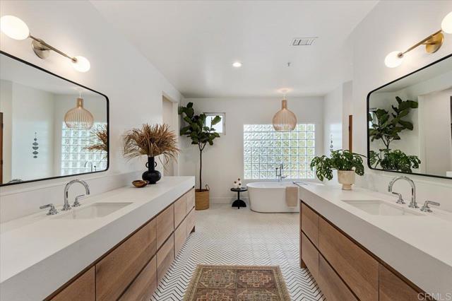 Detail Gallery Image 20 of 58 For 3805 Dusty Trail, Encinitas,  CA 92024 - 6 Beds | 4/1 Baths